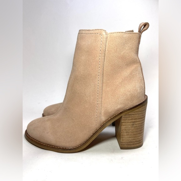 Seychelles Shoes - SEYCHELLES ANTHROPOLOGIE Nude Tan Suede Block Heel Ankle Boots Size 7